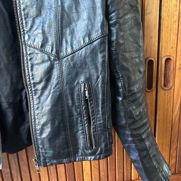 Vintage Black Leather Coat - Picture 5 of 12